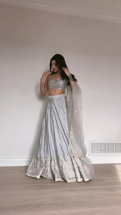 BEAUTIFUL EMBROIDERY SILK LEHENGA CHOLI